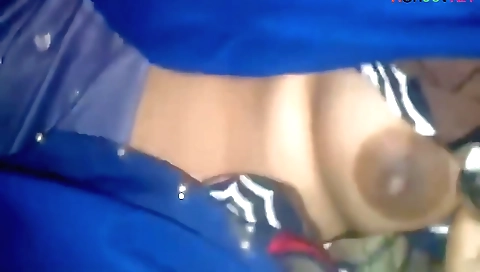 Indian girlfriend fucks in the bus in a solo scene