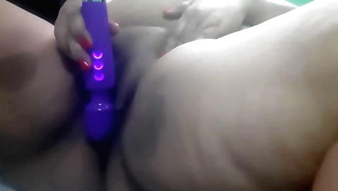 Indian amateur solo video with big ass and vibrator