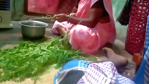 Hot amateur home made video of a sexy and horny aunt