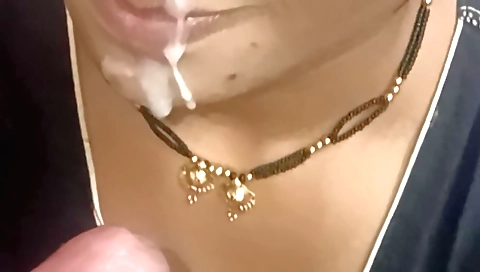 Lucky indian girl enjoys a good blowjob and a cumshot