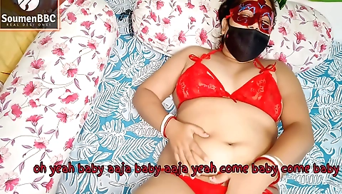 A solo girl plays with her big dildo and a dildo to masturbate