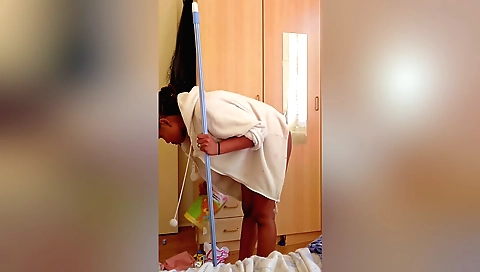 Solo amateur porn with a gorgeous girl wearing a dress