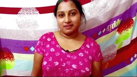 Hot brunette with a nice ass gets fucked on the bed