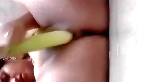 Bhabhi's naked video leaked and she enjoys fingering