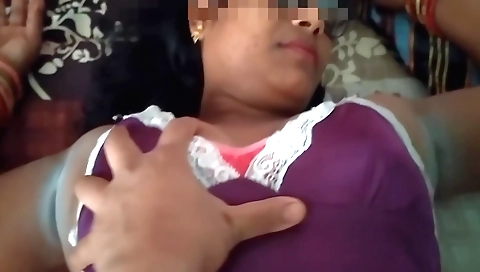 Indian Hot College Girlfriend Bebe Sucking And Fucking At Missionary