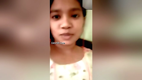 Today Exclusive -cute Chick Shows Her Boobs And Pussy