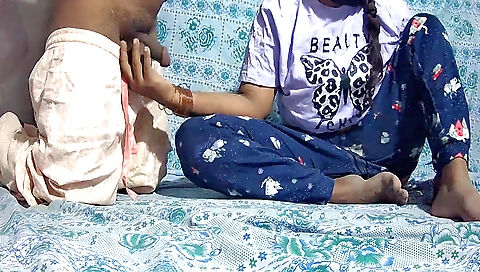 Indian teen and her boyfriend have a passionate sex in the room