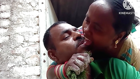 Amateur girl with hairy pussy gets rammed with semen