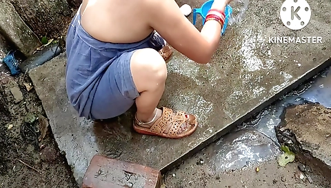 Stunning brunette shows off her amazing boobs in a solo video