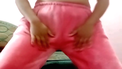 Chubby indian girl with big ass masturbating on cam