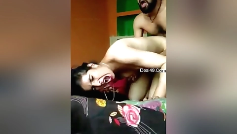 Indian teen gets nailed by her lover on a cam video