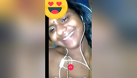 Sexy brunette ass on webcam with a great ass and tits 07a