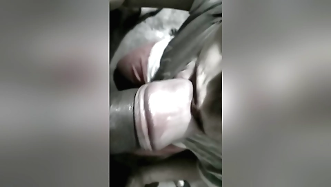 Indian amateur bhabhi shows us how she uses her cum on the bed