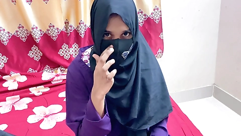 Indian stepdaughter fucks her boyfriend on the couch