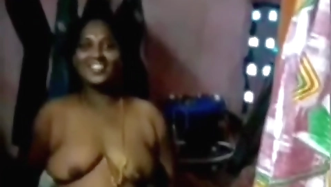 Coimbatore Tamil Wife Caught Showing Nude By Lover