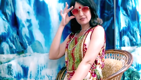 Indian amateur teen with a nice body is doing some yoga