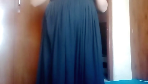 Indian chick with large boobs masturbates on webcam