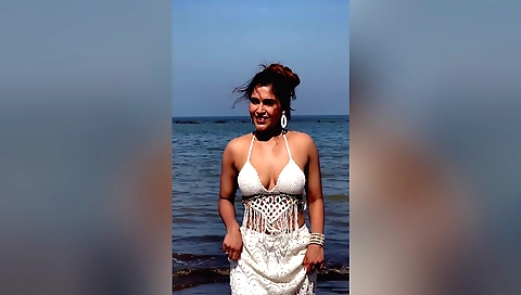 Hot amateur redhead is getting creampied and fucked