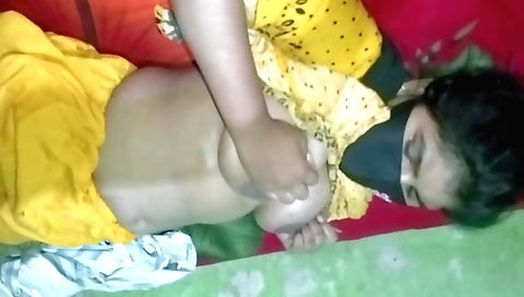 Indian brunette fucks herself in the 4k homemade video