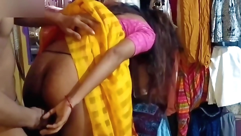 Indian girl in sexy dress makes out with her boyfriend