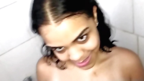 Hot amateur stepsister with a cute face and nice body