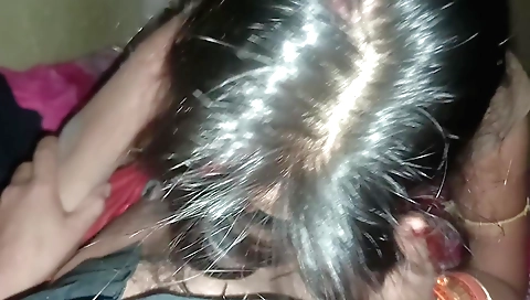 Indian girl is getting her pussy fucked in homemade porn