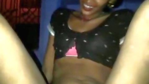 Indian chudai mms shows off big boobs in this video