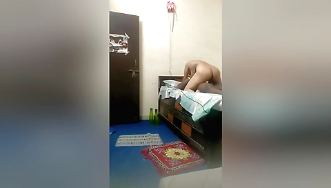 Indian slut gets her hole drilled by her handsome lover