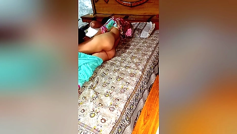 Amateur big booty brunette girl shows herself with big ass