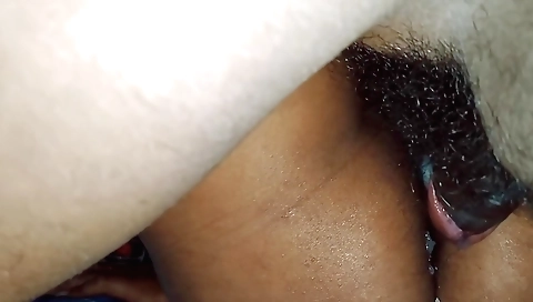 Indian chick with a hairy pussy creampie in amateur vid