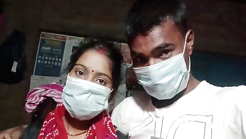 Indian babe in sexy clothes filmed in a hot hd video