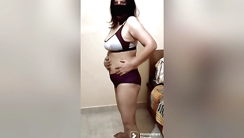 Indian amateur milf with a shaved pussy in hd porn