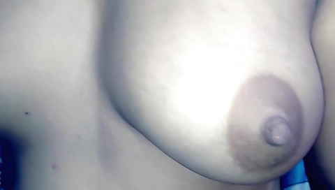 Indian amateur babe fucks in the ass in webcam vid