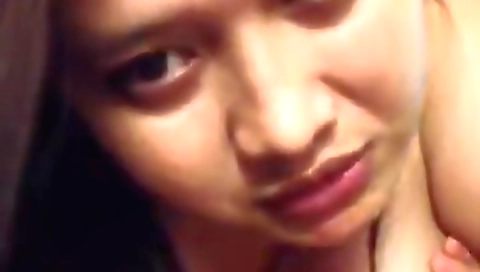 Amateur brunette with big tits gets fucked in the webcam