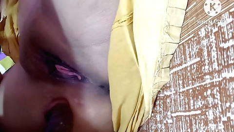 Indian housewife and her boyfriend in bed doing it