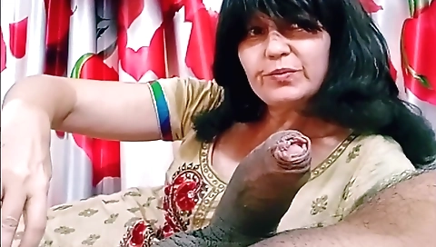 Amateur mature 18+ teen is playing with her big cock