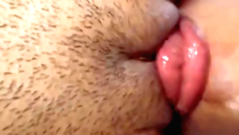 Indian babe plays with her feet in the amateur scene