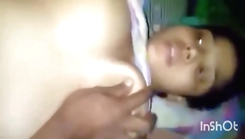 Indian hot girl shows her ass in hot amateur 18+ video