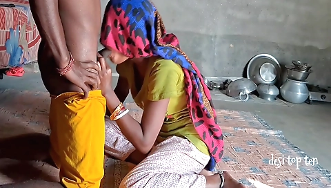 Indian wife fucks her boyfriend at home for the first time