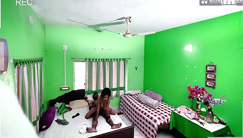 Indian babe has fun with her ex-boyfriend in a webcam video