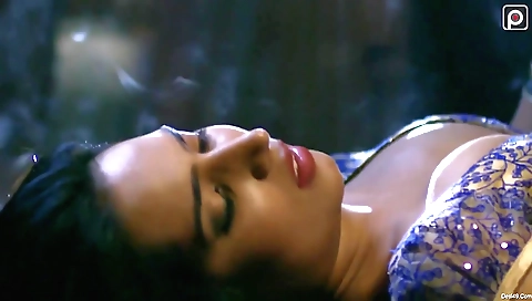 Brunette girl gets her wet pussy licked after shower