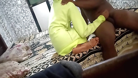 Indian chick in cam cam video gets her pussy fucked