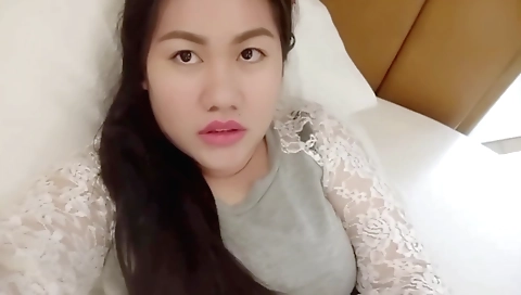 Indian girl caught in the camera with a shaved pussy