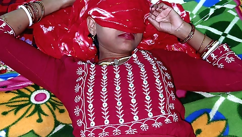 Indian babe likes to have some sex with her boyfriend