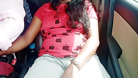 Indian woman gets fucked and her pussy licked in the car