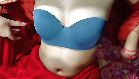 Indian babe with a pretty face fucks her first lover