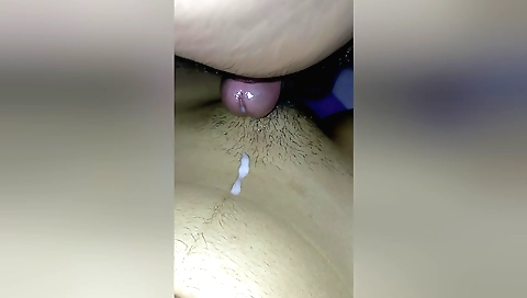 Indian beauty enjoys nakedness before a hot session