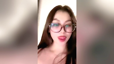 Indian amateur girl masturbates on bed with her cunt