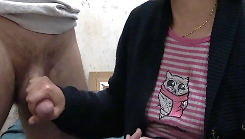 Hot amateur stepmom fucks a stepson with her hands