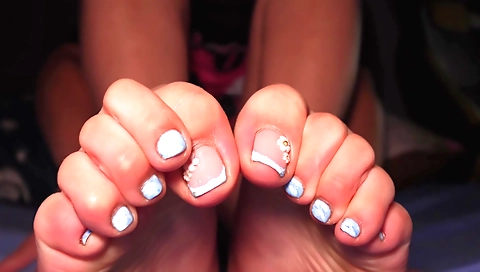 Indian girl in a beautiful body gets her feet fucked 4k